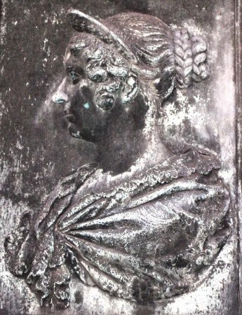 Königin Elisabeth von Preußen, Reliefplatte, Denkmal Soorstraße. Foto: Florentius Minkels, 2009 Königin Elisabeth von Preußen, Reliefplatte, Denkmal Soorstraße. Foto: Florentius Minkels, 2009
